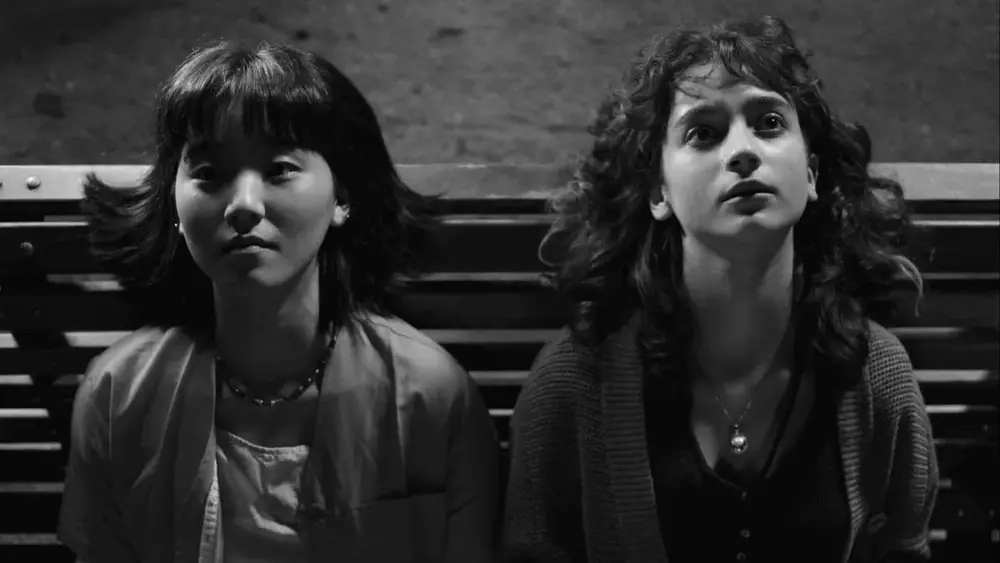 Cinco da Tarde: luto e encontros em filme delicado