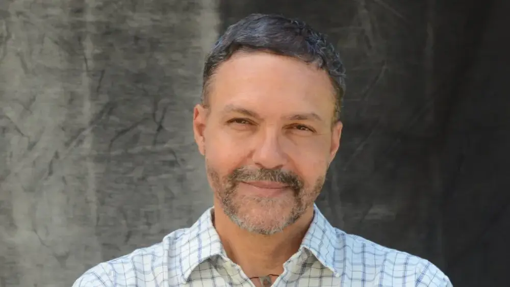 Paulo Scott lança livro antirracista em BH